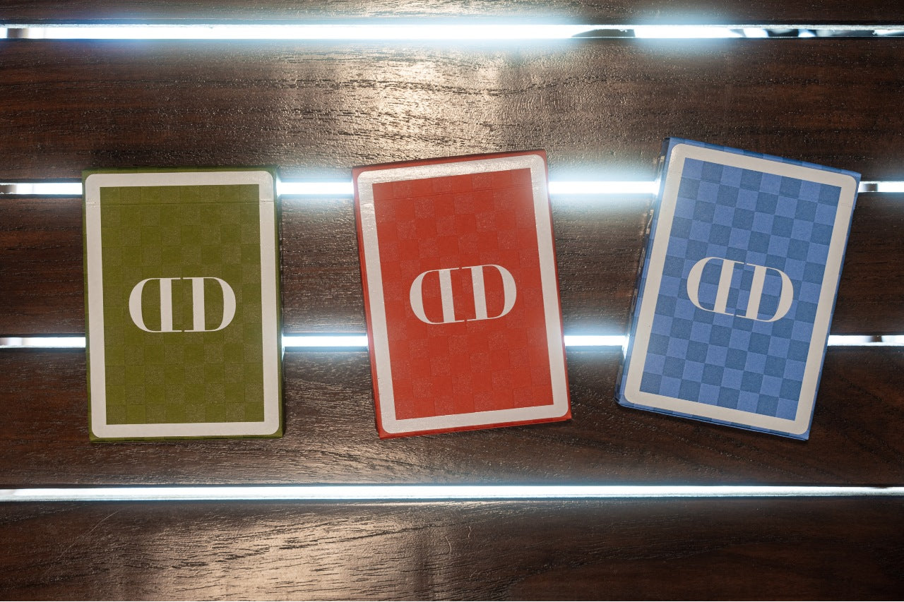 トランプ Smoke & Mirrors V4 x ANYONE Products – UME Playing Cards